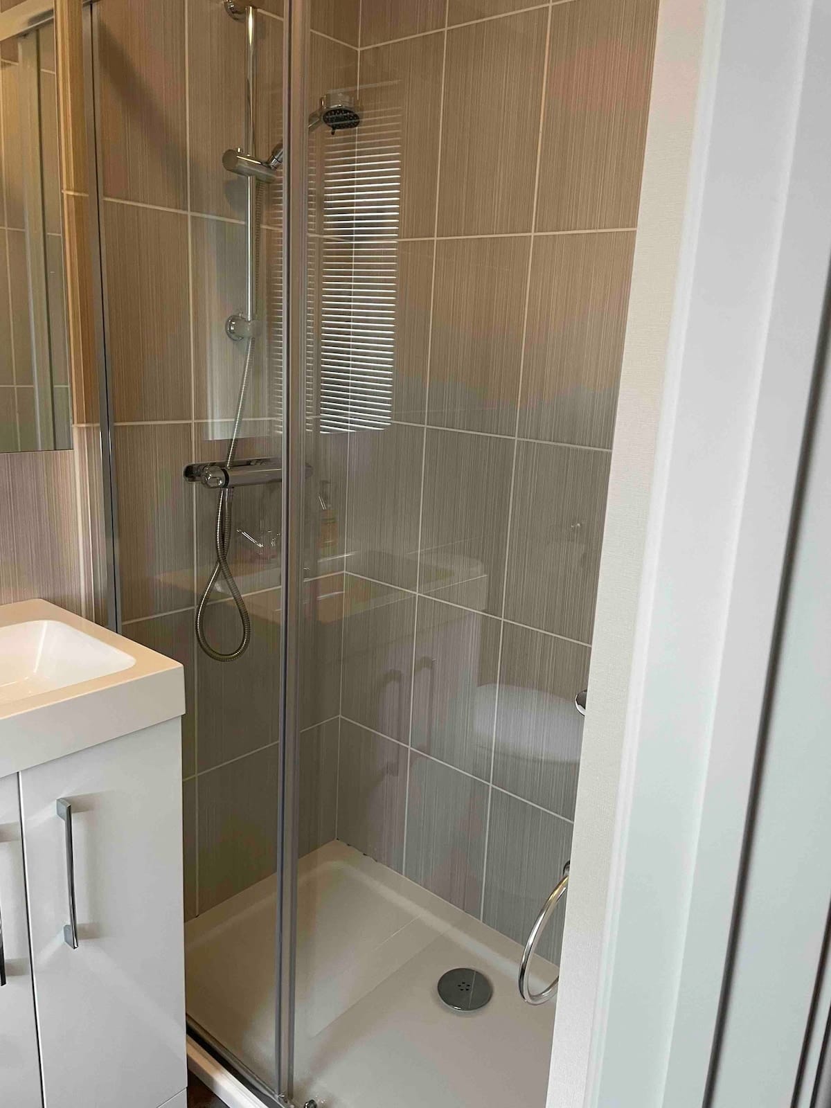 3dc1de40-c607-4eea-b4bd-62e9cc4f5a6f